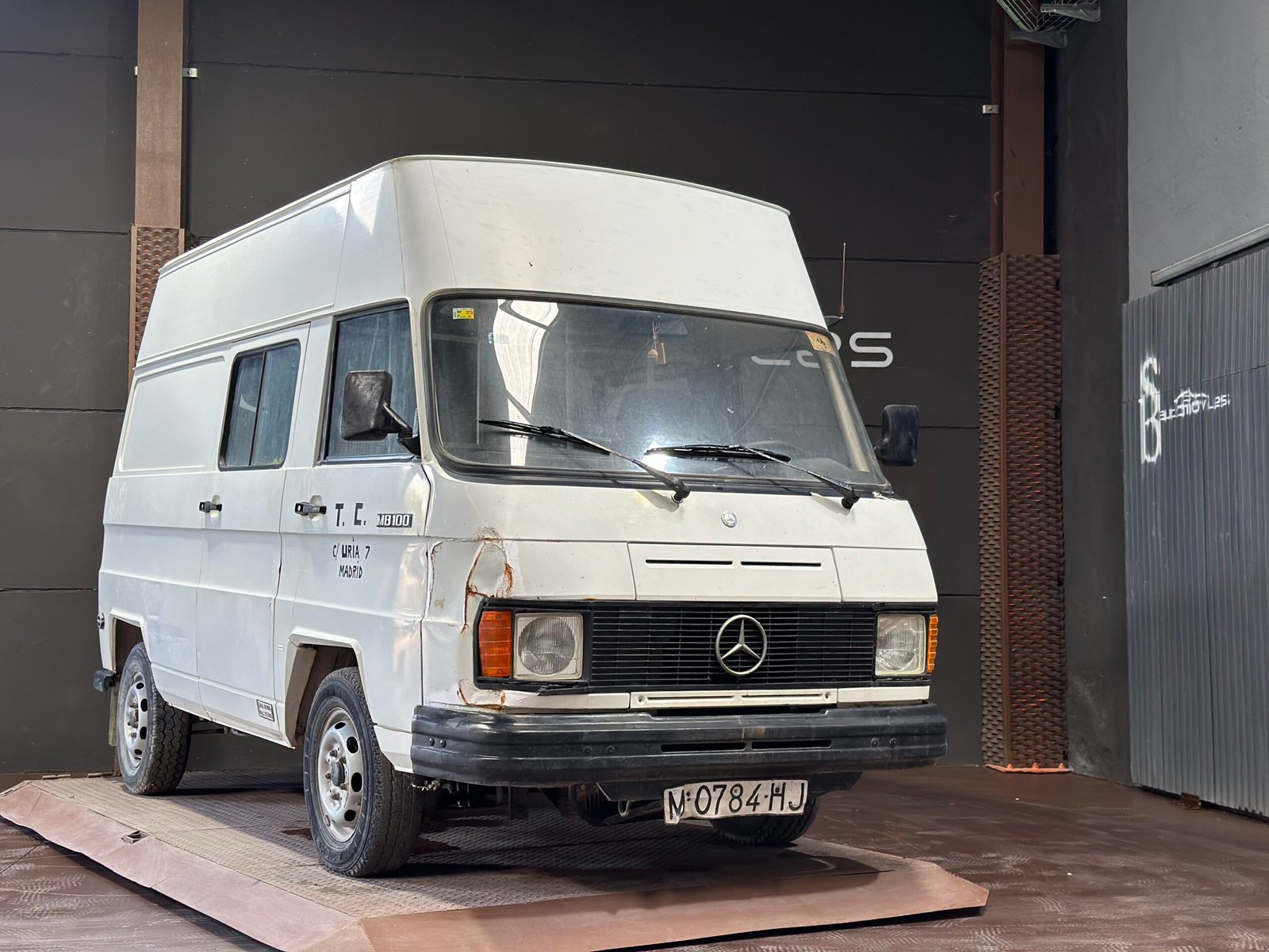 MERCEDES BENZ MB 100