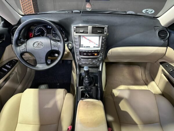 LEXUS IS 220D - Imagen 12