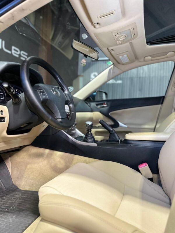LEXUS IS 220D - Imagen 7