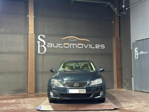 LEXUS IS 220D - Imagen 3