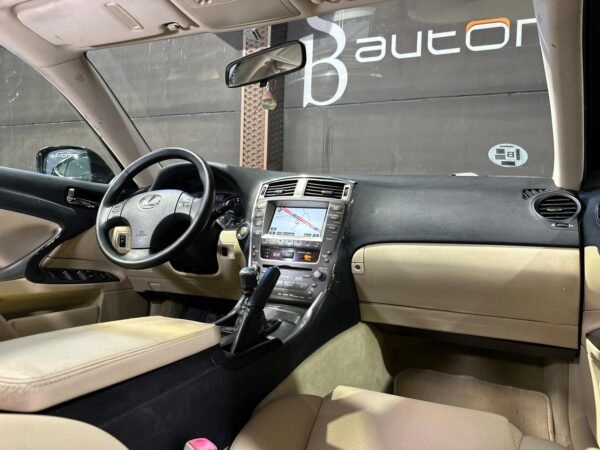 LEXUS IS 220D - Imagen 10
