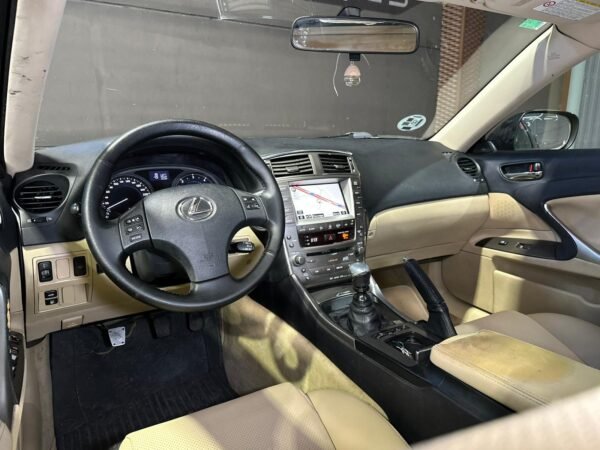 LEXUS IS 220D - Imagen 9