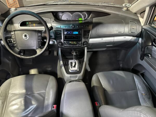SSANG YONG RODIUS 2.7 D 165 CV AUT 7 PLAZAS 4X4 - Imagen 9