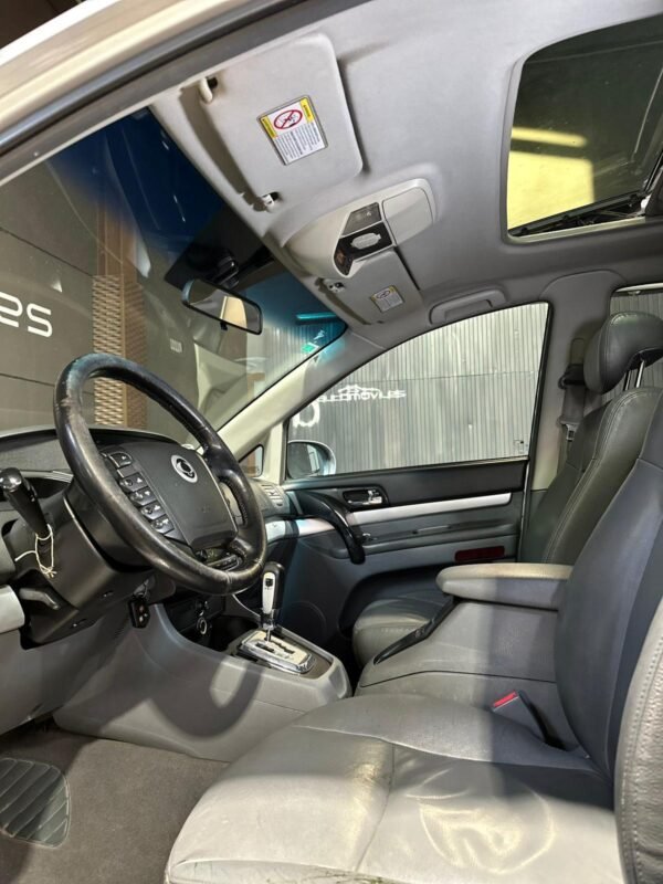 SSANG YONG RODIUS 2.7 D 165 CV AUT 7 PLAZAS 4X4 - Imagen 7
