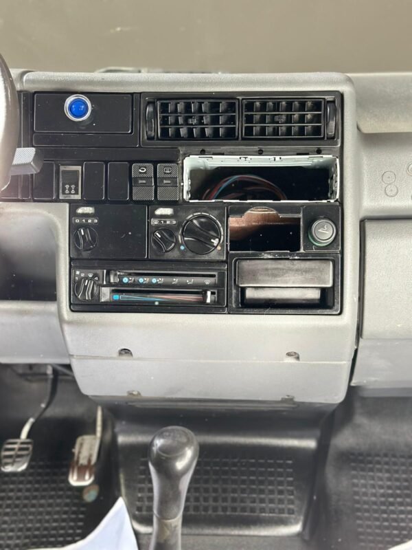 VOLSKWAGEN CARAVELLE CAMPER 2.4D 75 CV AÑO 1995 5 PLAZAS - Imagen 19