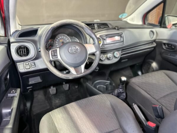TOYOTA YARIS - Imagen 12