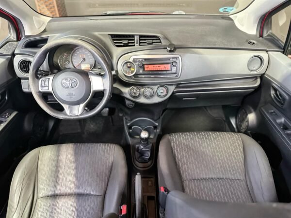 TOYOTA YARIS - Imagen 9