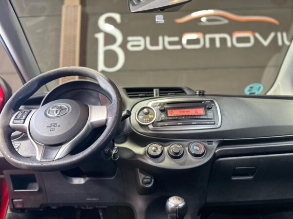 TOYOTA YARIS - Imagen 8