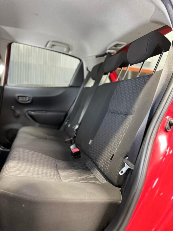 TOYOTA YARIS - Imagen 11