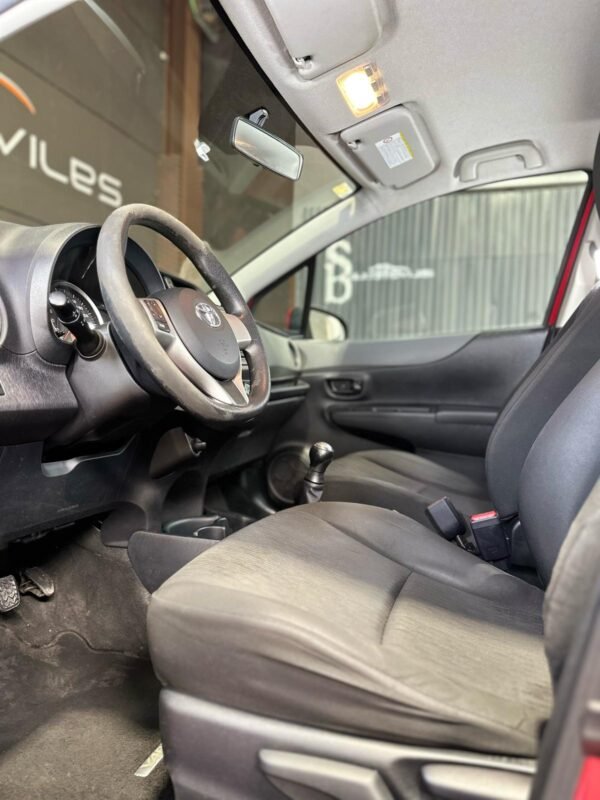 TOYOTA YARIS - Imagen 7