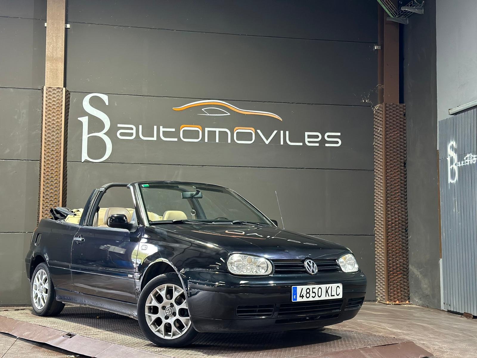 VOLKSWAGEN GOLF 3 1/2 DESCAPOTABLE