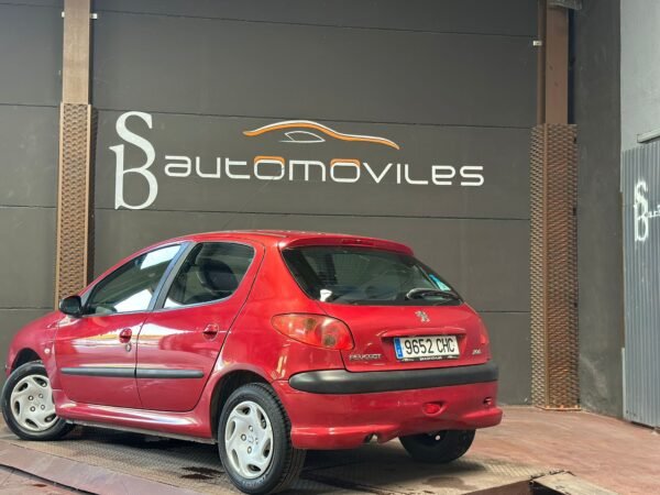 PEUGEOT 206 1.4 HDI 70 CV - Imagen 6