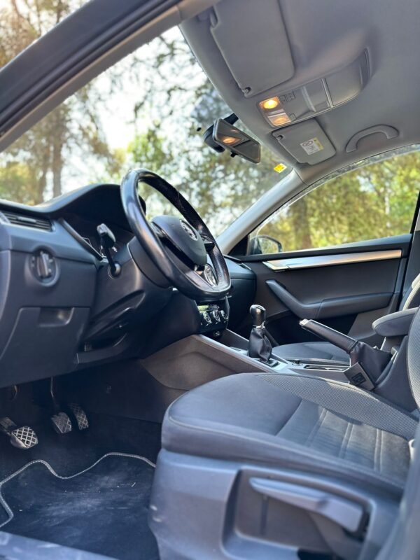 SKODA OCTAVIA - Imagen 6
