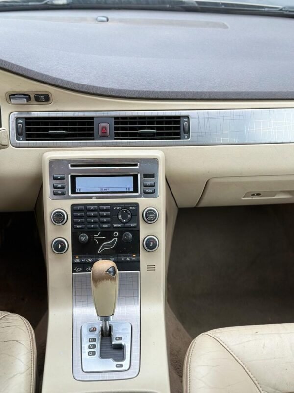 VOLVO XC 70 2.4D5 163CV - Imagen 12
