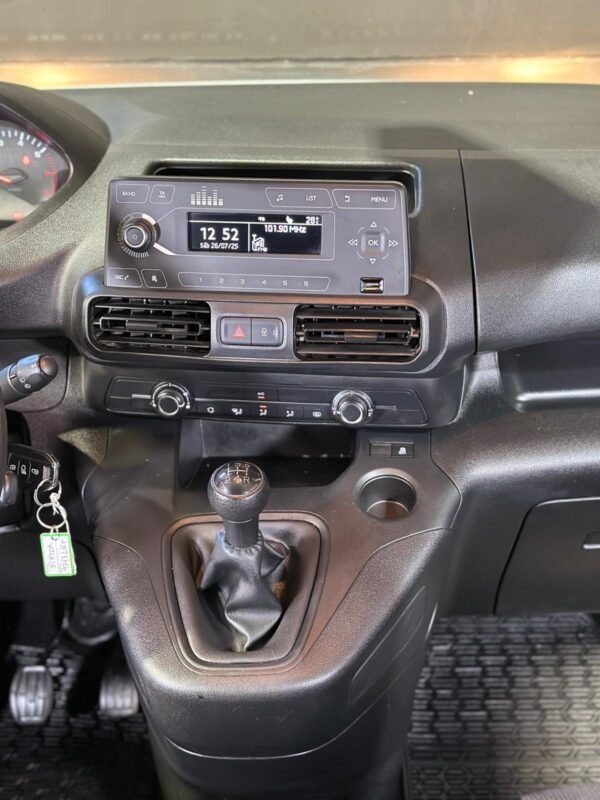 PEUGEOT RIFTER 1.5 BLUE HDI - Imagen 9