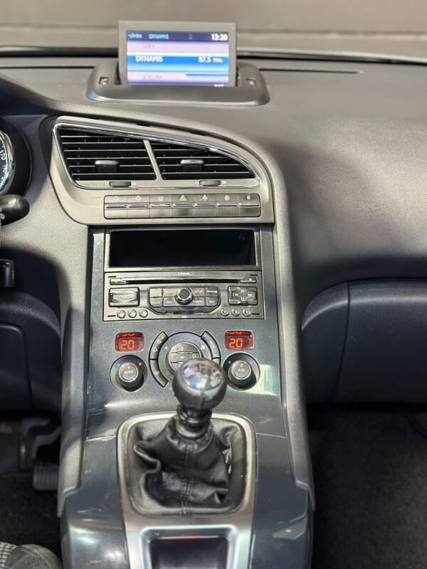 PEUGEOT 5008 2.0 HDI 150CV SPORT PACK - Imagen 17