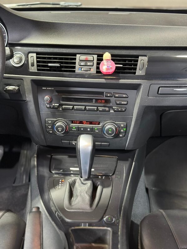 BMW 320 i AUT - Imagen 11
