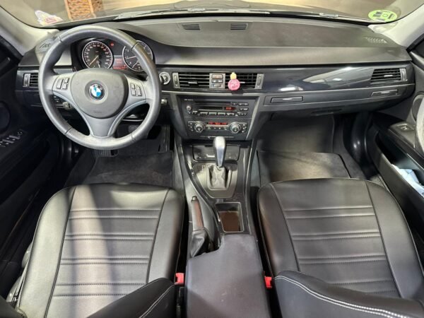 BMW 320 i AUT - Imagen 10