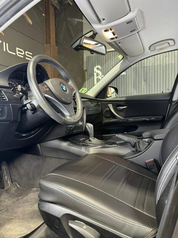 BMW 320 i AUT - Imagen 8