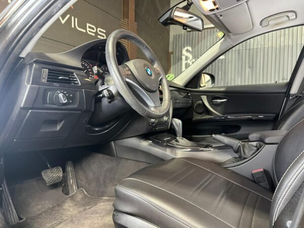BMW 320 i AUT - Imagen 7