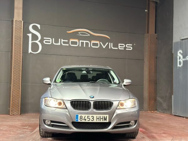 BMW 320 i AUT - Imagen 2