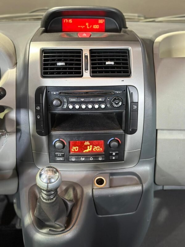 PEUGEOT EXPERT  2.0 HDI 8 PLAZAS - Imagen 7