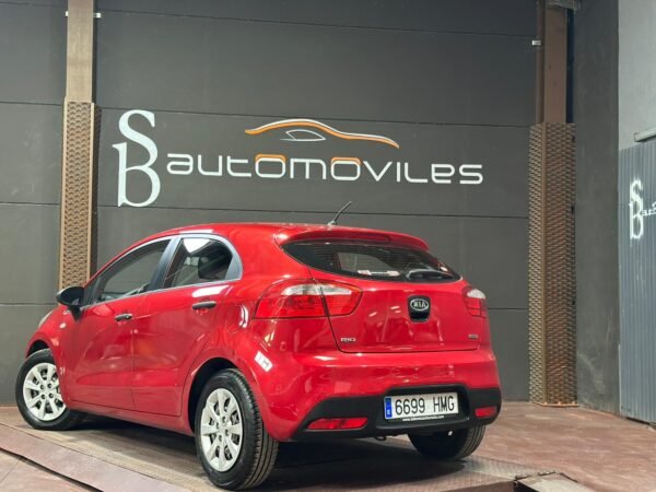 KIA RIO 1.1 CRDI  75CV - Imagen 6