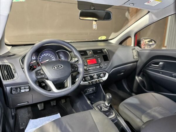 KIA RIO 1.1 CRDI  75CV - Imagen 8