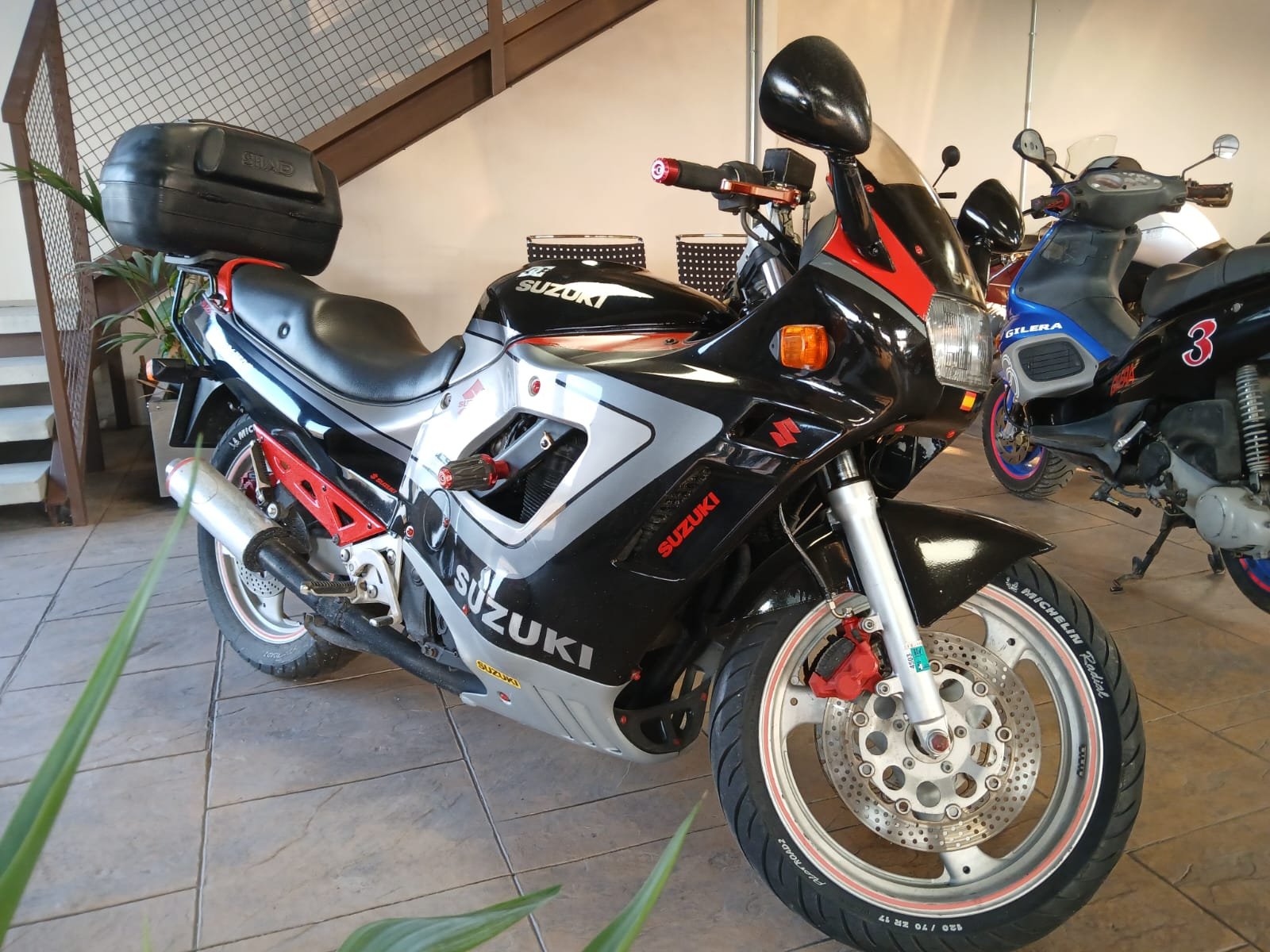 SUZUKI GSX 750F