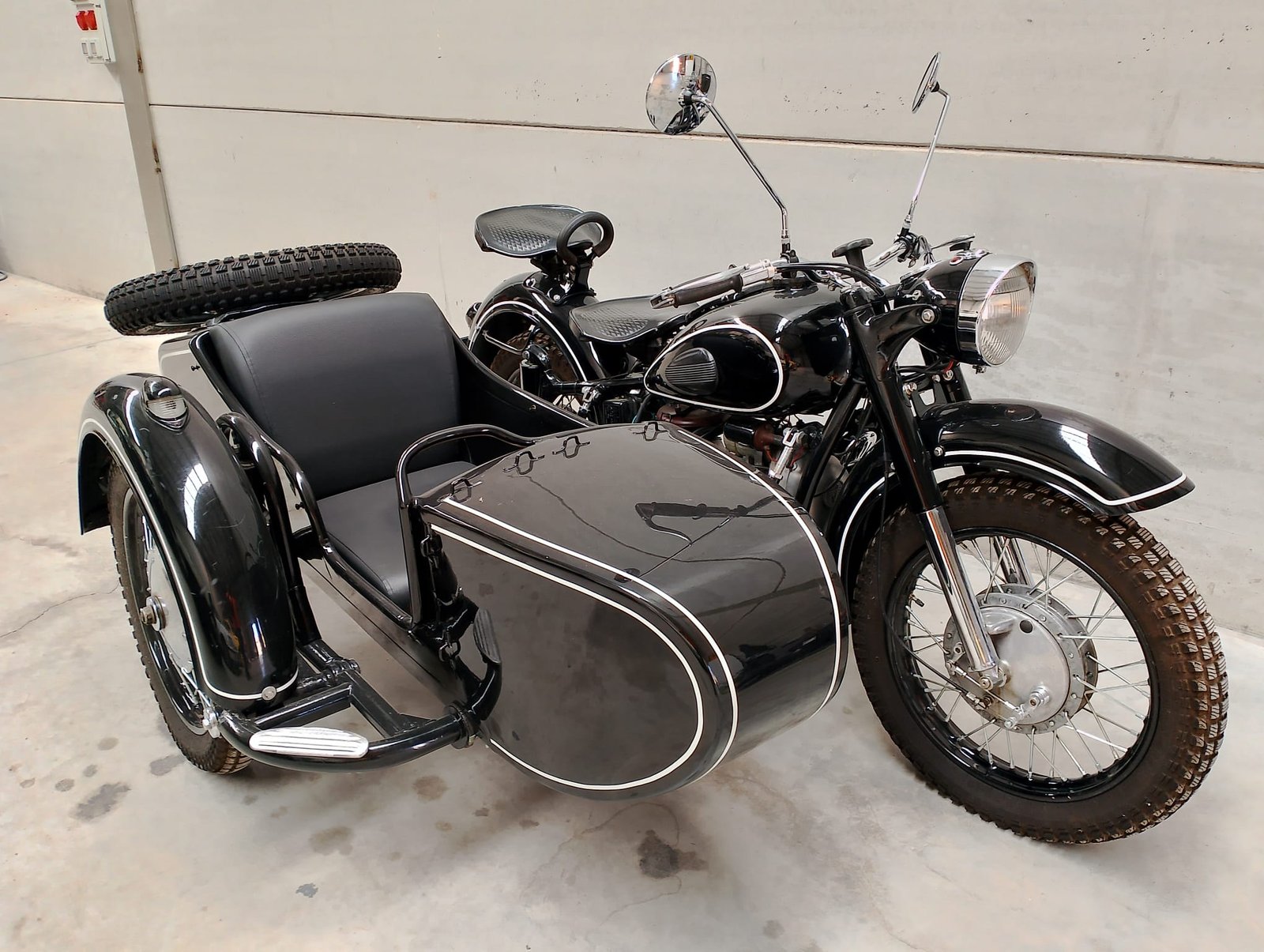 DNEPR K750 AÑO 1960