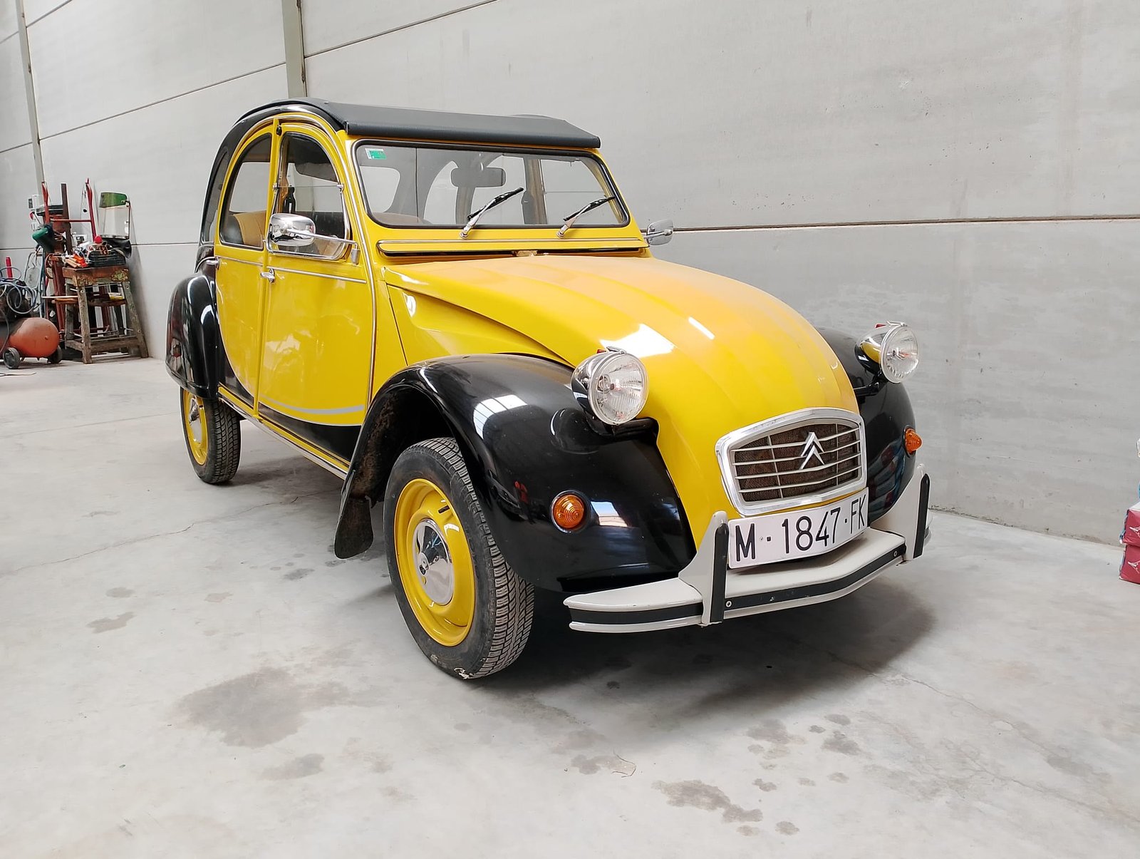 CITROEN 2CV  PINTADO EN CHARLESTON AÑO 1983
