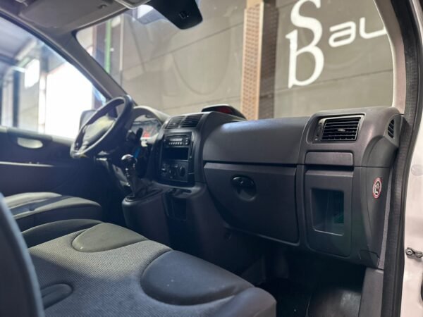 PEUGEOT EXPERT L2H1 2.0 HDI 136CV - Imagen 8