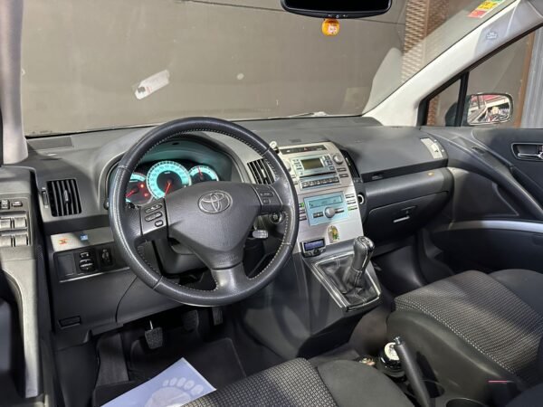 TOYOTA COROLLA VERSO 7 PLAZAS 2.2 D4D - Imagen 8