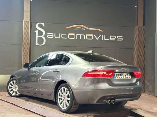 JAGUAR XE 2.0 D - Imagen 6