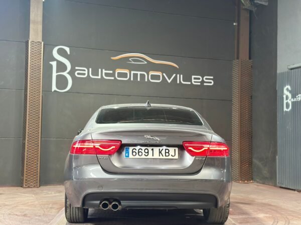 JAGUAR XE 2.0 D - Imagen 9