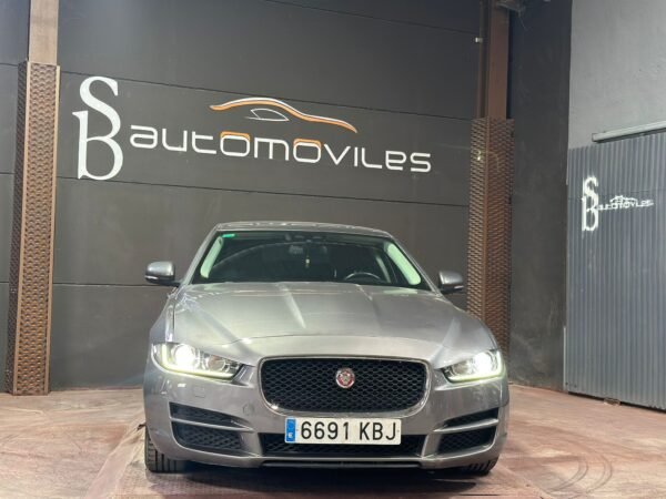 JAGUAR XE 2.0 D - Imagen 10