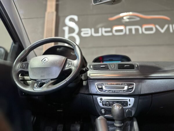 RENAULT MEGANE 1.5 DC 105CV - Imagen 8
