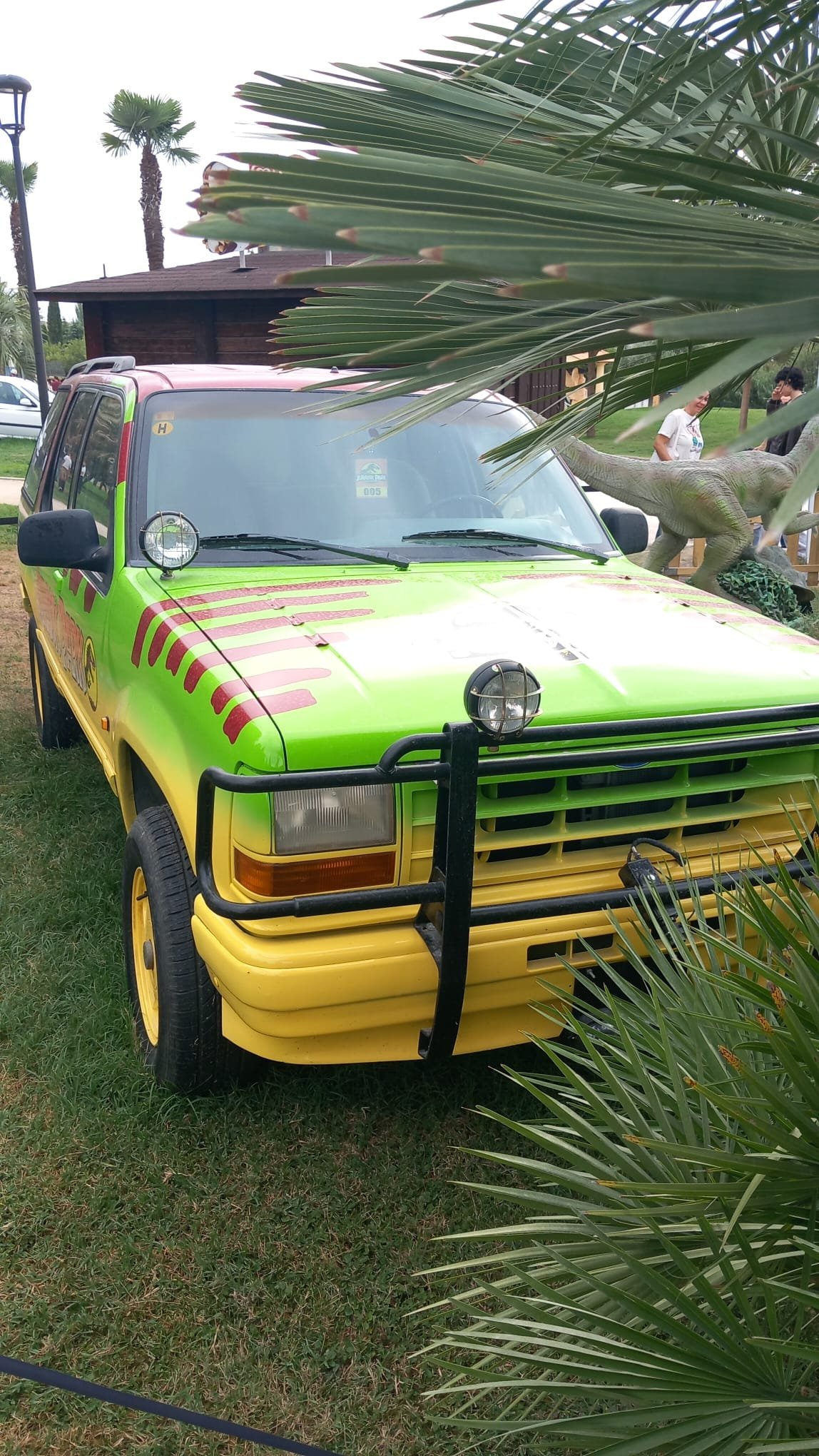 FORD EXPLORER JURASSIC PARK