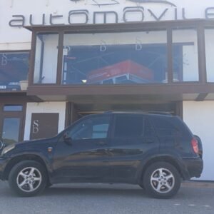 Toyota rav 2.0cc Año 2002 115 CV manual SUV 4X4 333.000 Km EN PREPARACIÓN