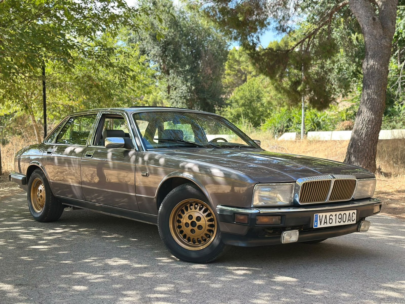 jaguar XJ6 Sovereign 4.0 222 CV automático de los años 90 en alquiler